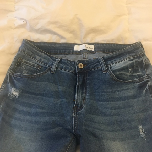 Capri or ankle length jeans shredded bottom - Picture 2 of 9